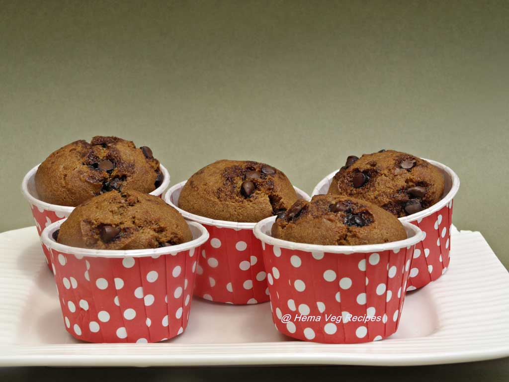 Eggless-Whole-Wheat-Chocolate-Chips-Muffins